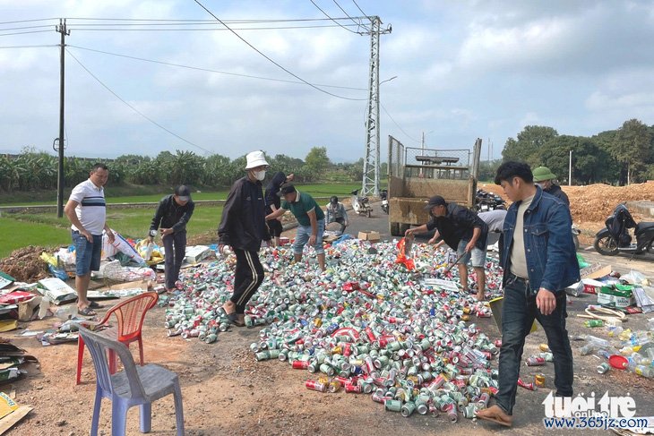 10 năm liền, ra xuân là xin vỏ lon gây quỹ tặng quà khuyến học - Ảnh 1.